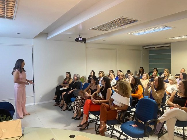 Comunica + Mulher reúne empreendedoras em noite de aprendizado e conexão