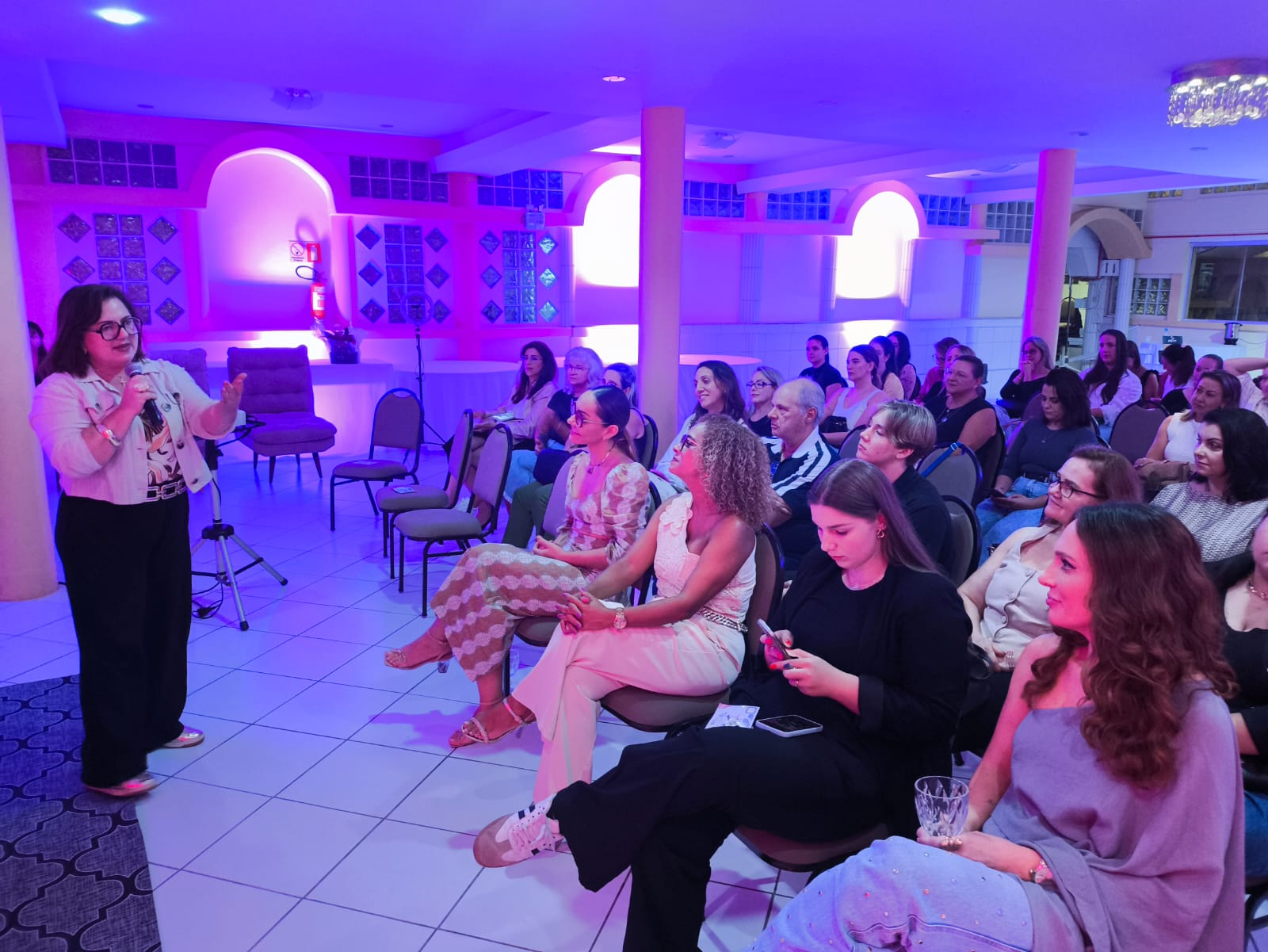 Ação da CDL Mulher reúne empresárias e líderes em torno de reflexões sobre empreendedorismo